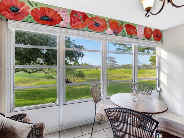 1035 Country Club Dr 206, Margate FL 33063