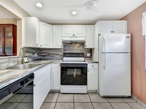 1035 Country Club Dr 206, Margate FL 33063