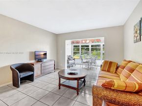 1035 Country Club Dr 206, Margate FL 33063