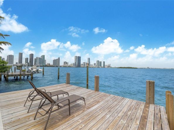 1001 N Venetian Dr, Miami FL 33139