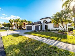 930 NW 197th Ave, Pembroke Pines FL 33029