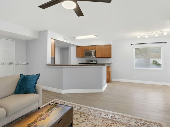 9999 Summerbreeze Dr 401, Sunrise FL 33322