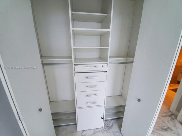 92 SW 3rd 3605, Miami FL 33130