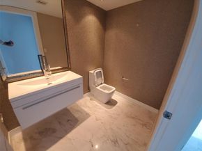 92 SW 3rd 3605, Miami FL 33130