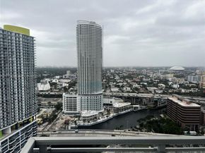 92 SW 3rd 3605, Miami FL 33130