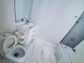 92 SW 3rd 3605, Miami FL 33130