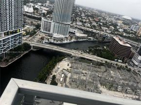 92 SW 3rd 3605, Miami FL 33130