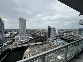92 SW 3rd 3605, Miami FL 33130