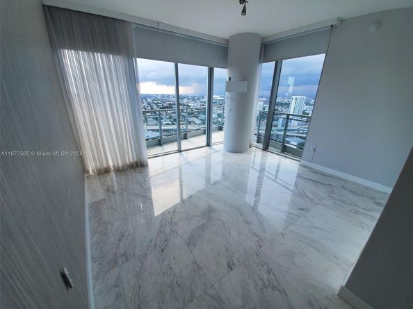 92 SW 3rd 3605, Miami FL 33130
