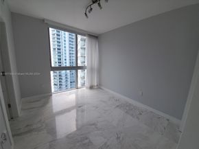 92 SW 3rd 3605, Miami FL 33130