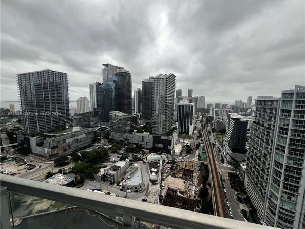 92 SW 3rd 3605, Miami FL 33130