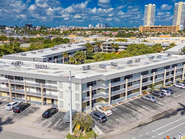 300 Layne Blvd 311, Hallandale Beach FL 33009