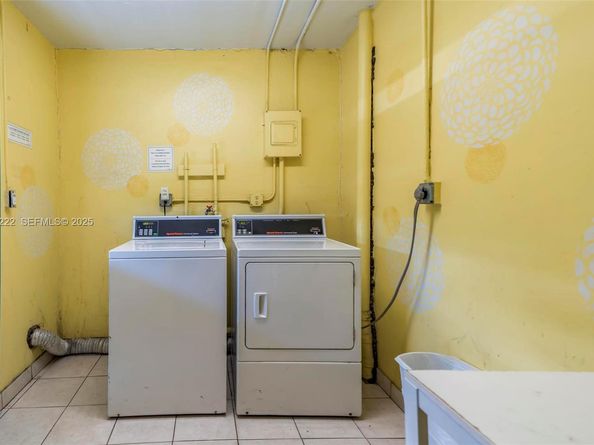 300 Layne Blvd 311, Hallandale Beach FL 33009