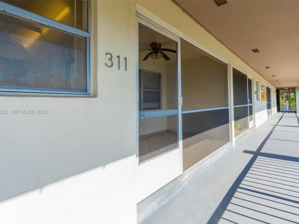 300 Layne Blvd 311, Hallandale Beach FL 33009