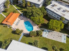 300 Layne Blvd 311, Hallandale Beach FL 33009