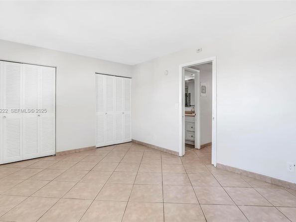 300 Layne Blvd 311, Hallandale Beach FL 33009