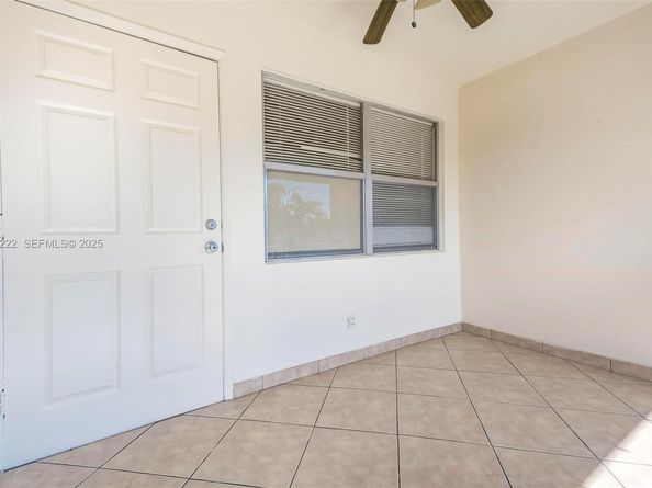 300 Layne Blvd 311, Hallandale Beach FL 33009