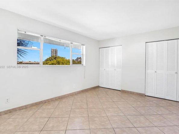 300 Layne Blvd 311, Hallandale Beach FL 33009