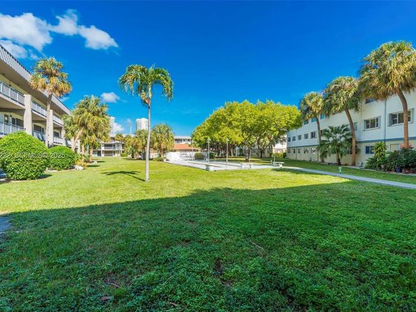 300 Layne Blvd 311, Hallandale Beach FL 33009