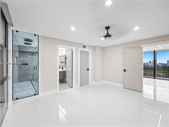 20335 W Country Club Dr 1509, Aventura FL 33180