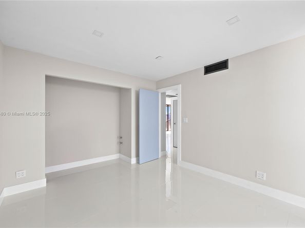 20335 W Country Club Dr 1509, Aventura FL 33180
