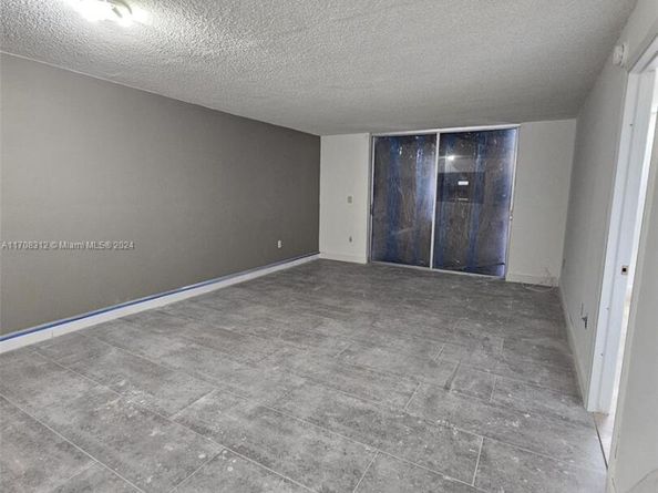 3600 NE 170th St 402, North Miami Beach FL 33160
