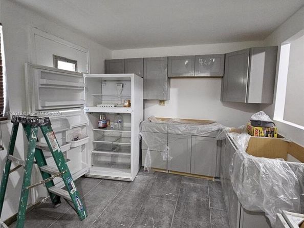 3600 NE 170th St 402, North Miami Beach FL 33160