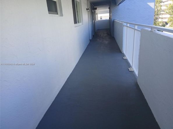 3600 NE 170th St 402, North Miami Beach FL 33160