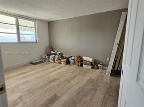 3600 NE 170th St 402, North Miami Beach FL 33160