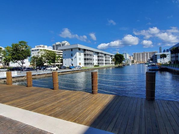 3600 NE 170th St 402, North Miami Beach FL 33160