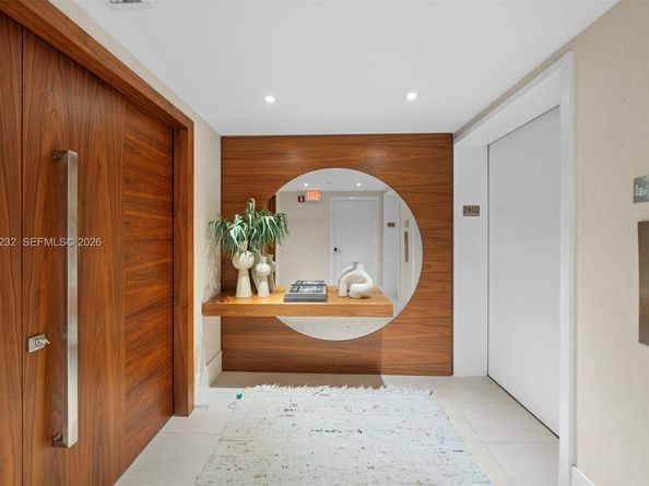 1000 S Pointe Dr 2802, Miami Beach FL 33139