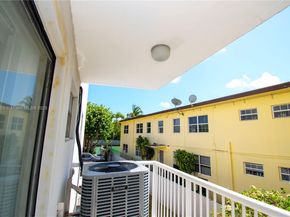 130 S Shore Dr 2F, Miami Beach FL 33141