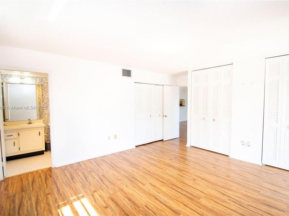 130 S Shore Dr 2F, Miami Beach FL 33141