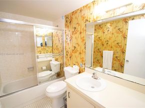 130 S Shore Dr 2F, Miami Beach FL 33141