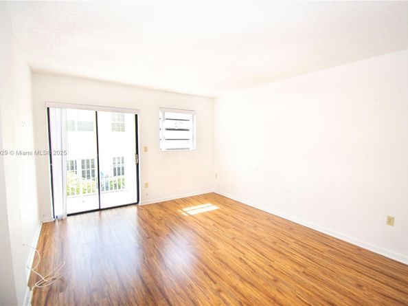 130 S Shore Dr 2F, Miami Beach FL 33141