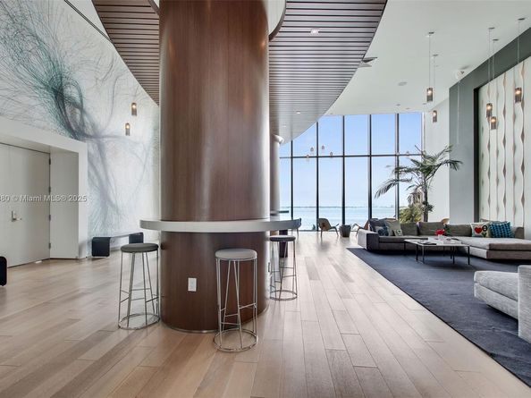 460 NE 28th St 1404, Miami FL 33137