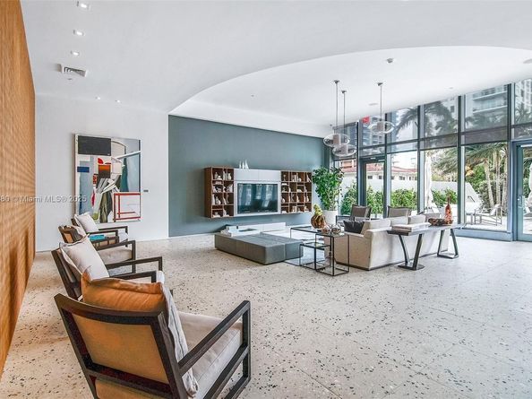 460 NE 28th St 1404, Miami FL 33137