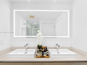 460 NE 28th St 1404, Miami FL 33137