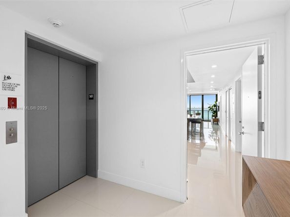 460 NE 28th St 1404, Miami FL 33137