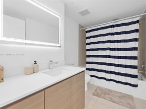 460 NE 28th St 1404, Miami FL 33137