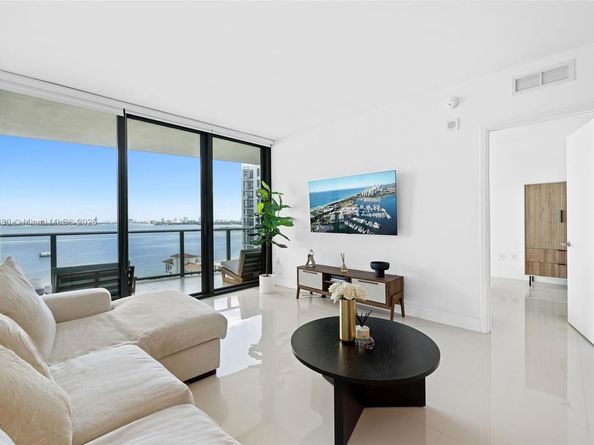 460 NE 28th St 1404, Miami FL 33137