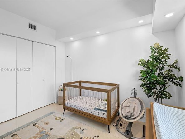 460 NE 28th St 1404, Miami FL 33137