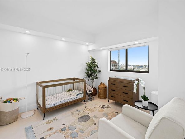 460 NE 28th St 1404, Miami FL 33137