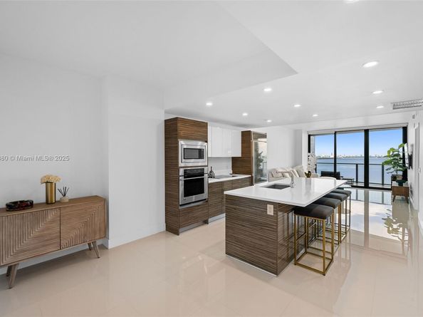 460 NE 28th St 1404, Miami FL 33137