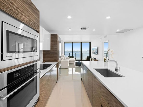 460 NE 28th St 1404, Miami FL 33137