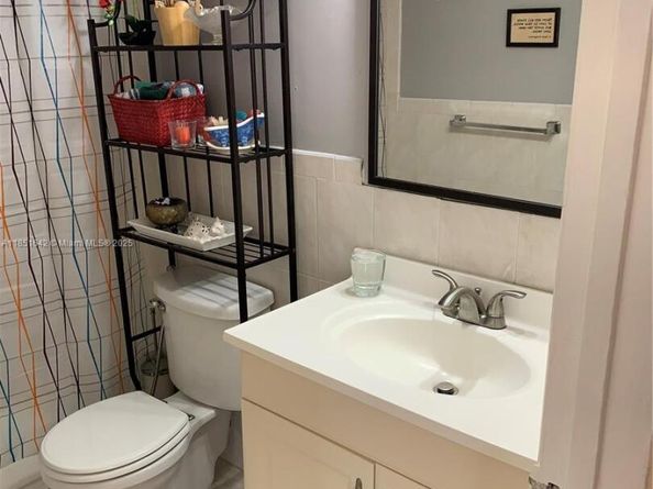 2025 NE 164th St 808, North Miami Beach FL 33162