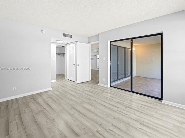 2302 S Cypress Bend Dr 210, Pompano Beach FL 33069