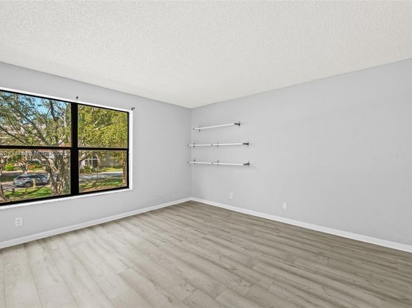 2302 S Cypress Bend Dr 210, Pompano Beach FL 33069