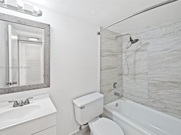 2302 S Cypress Bend Dr 210, Pompano Beach FL 33069