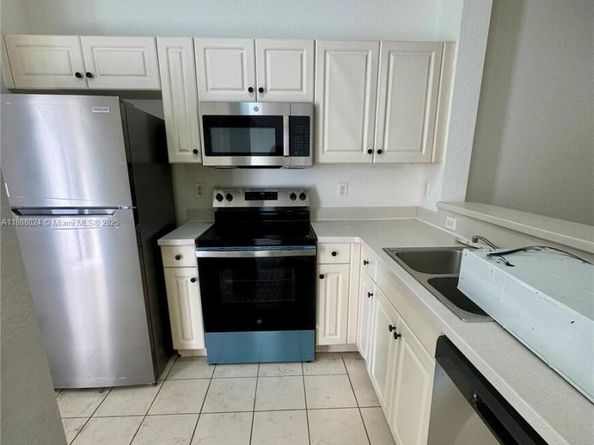 4130 Napoli Lake Dr, Riviera Beach FL 33410